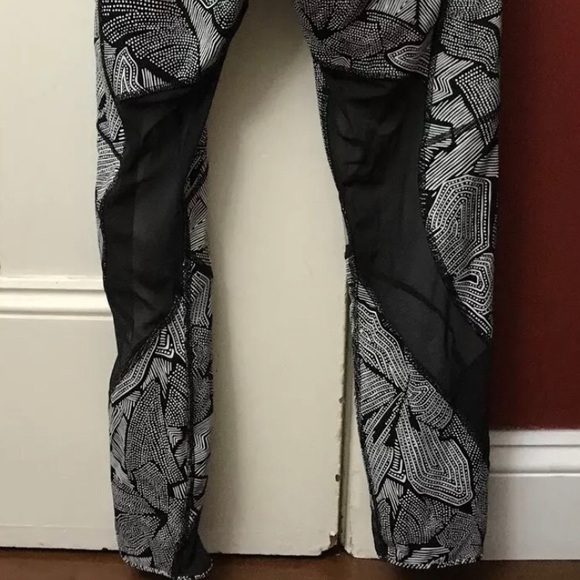 Lululemon Goal Crusher Dottie Tribe 7/8 Tight ~ 6 - Picture 6 of 8